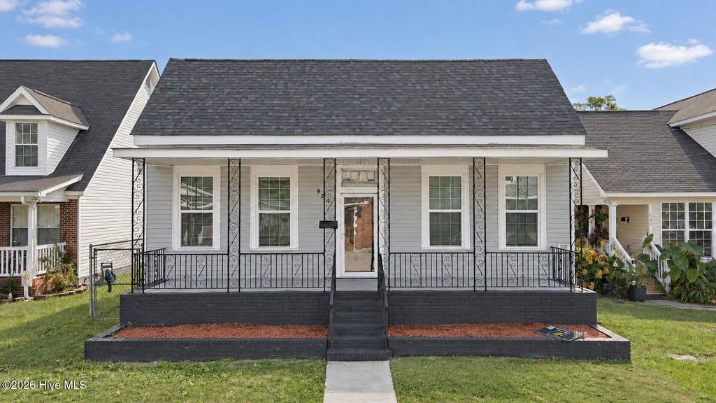 Photo of 924 Barnes Street, Augusta, GA 30901 (MLS # 100611000)