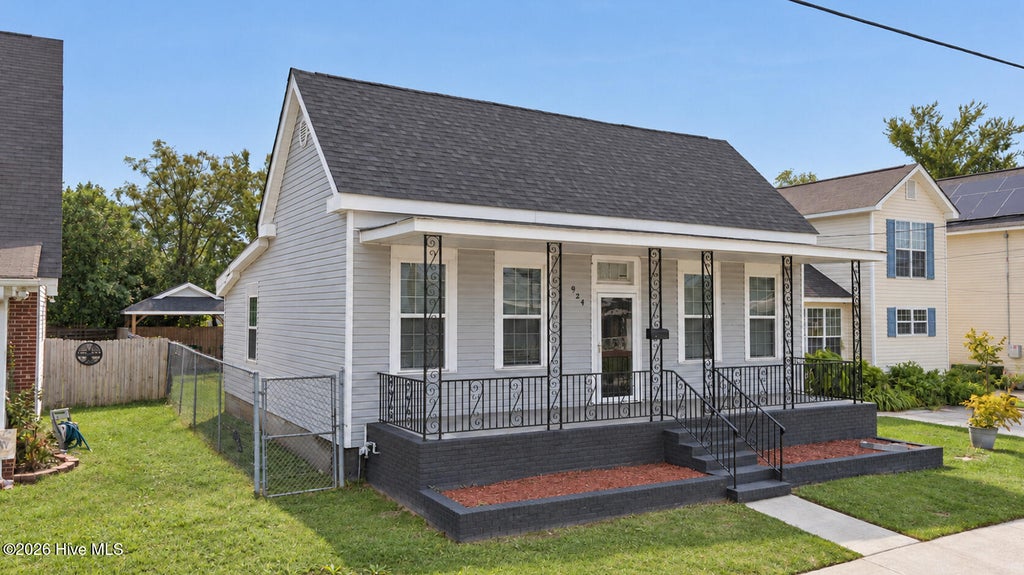 Photo of 924 Barnes Street, Augusta, GA 30901 (MLS # 100611000)