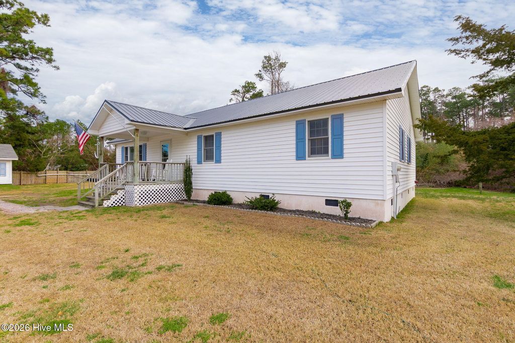 Photo of 527 Marshallberg Road, Smyrna, NC 28579 (MLS # 100550924)