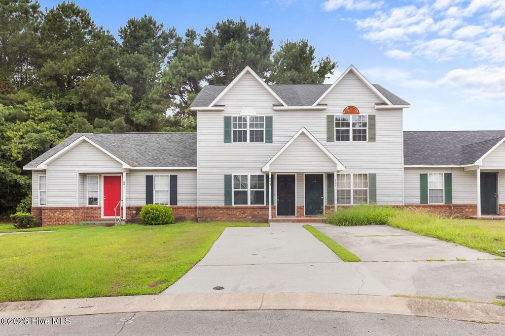 Photo of 893 W Pueblo Drive, Jacksonville, NC 28546 (MLS # 100589555)