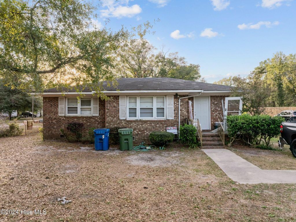 Photo of 2728 Worth Drive, Wilmington, NC 28412 (MLS # 100565417)