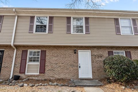 Photo of 115 King George Court, Jacksonville, NC 28546 (MLS # 100555869)