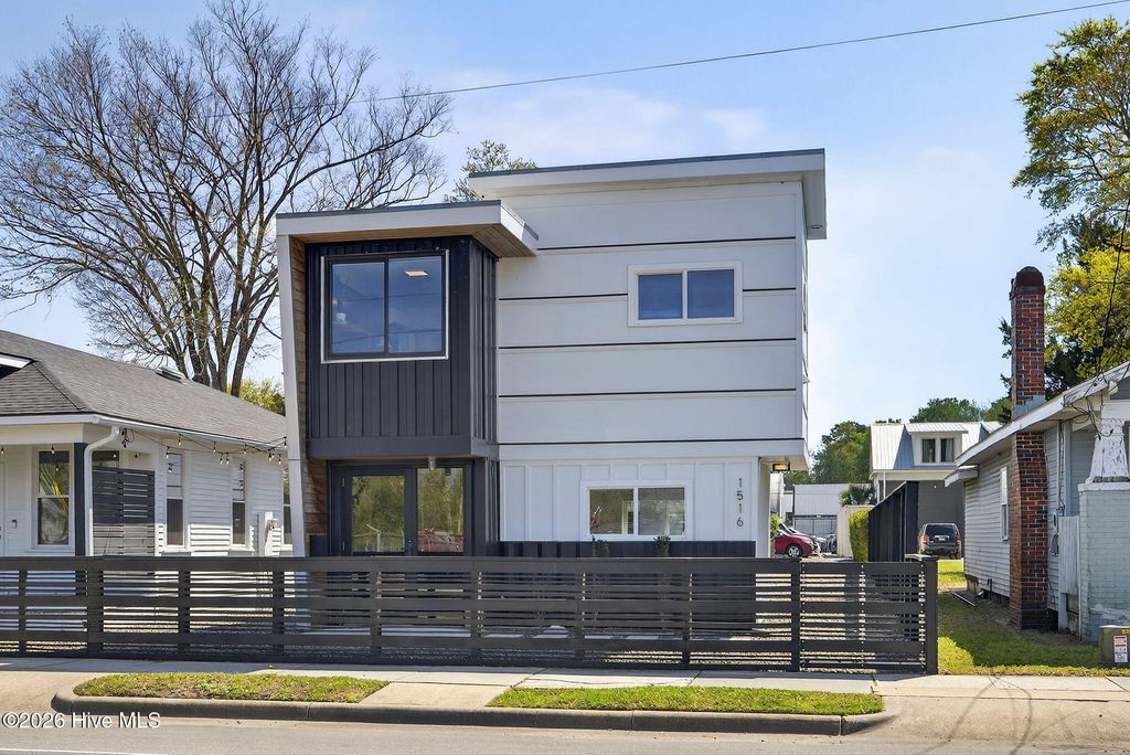 Photo of 1516 Castle Street, Wilmington, NC 28401 (MLS # 100563614)