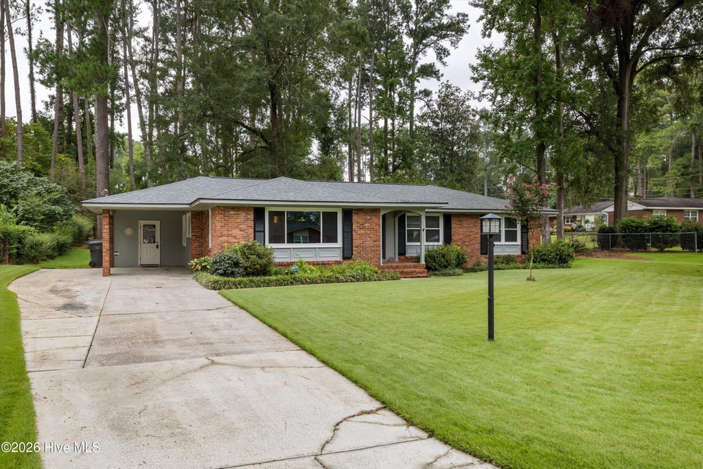 Photo of 2922 Stratford Drive, Augusta, GA 30909 (MLS # 100600083)