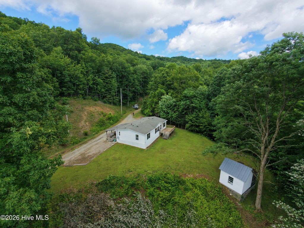 Photo of 185 Joyces MTN, Topton, NC 28781 (MLS # 100584658)