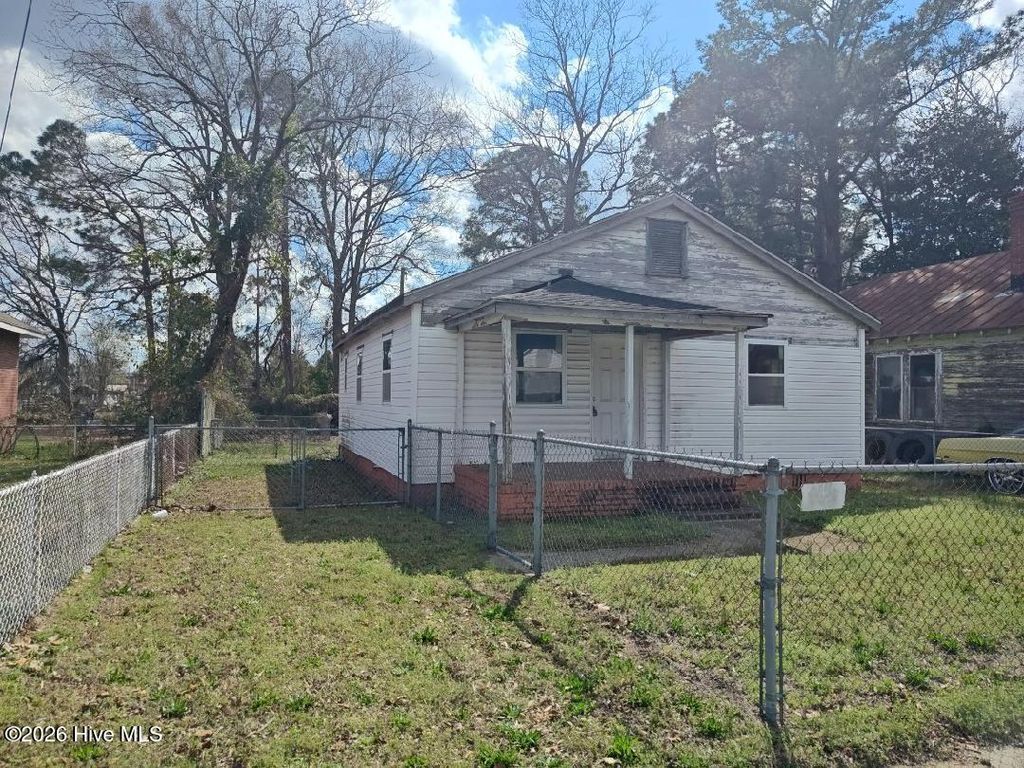 Photo of 317 E Peyton Avenue, Kinston, NC 28501 (MLS # 100561151)