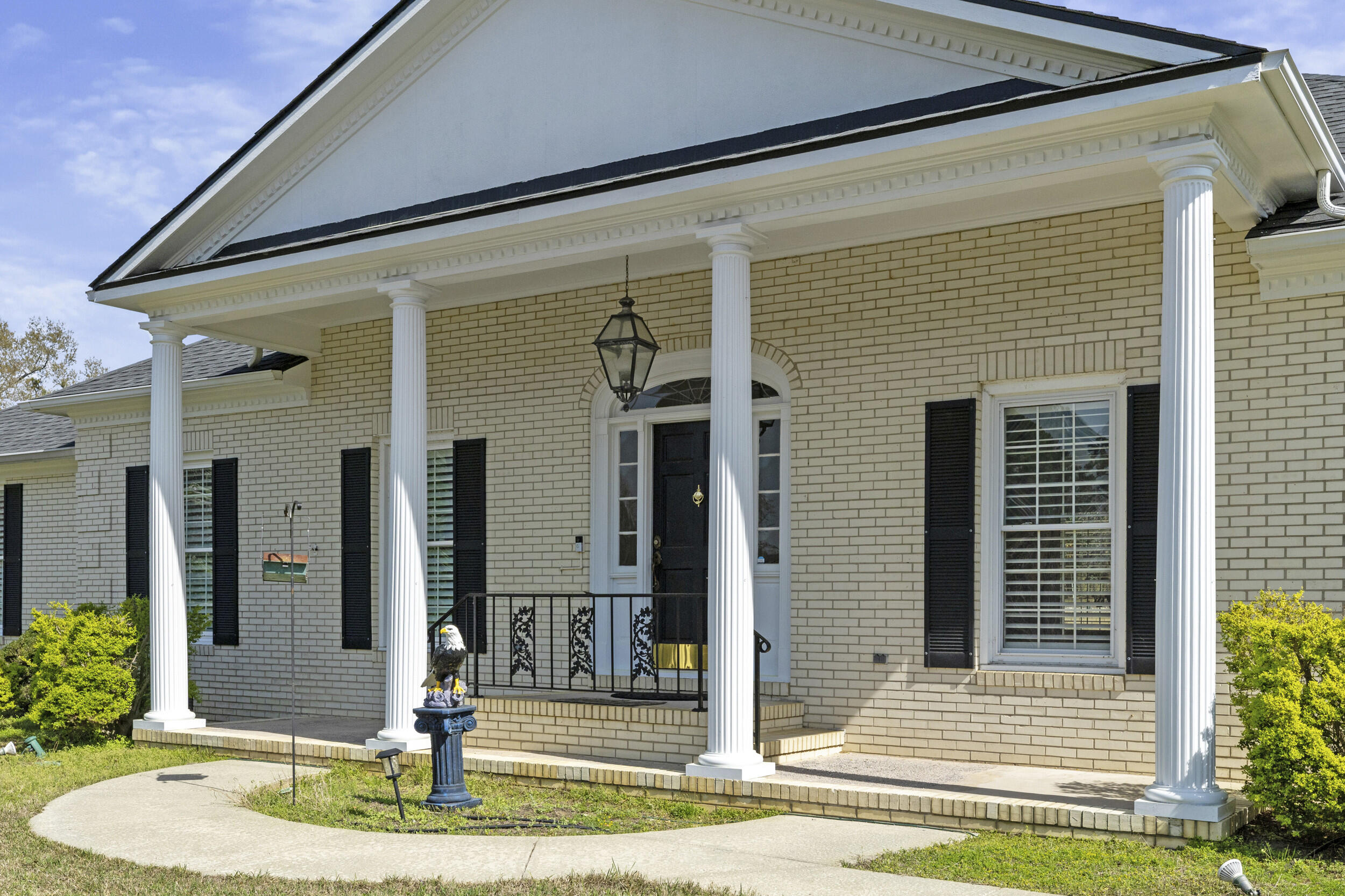 358 Canterbury Drive