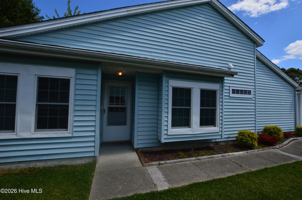 Photo of 3011 Foxhorn Road, Jacksonville, NC 28546 (MLS # 100577326)