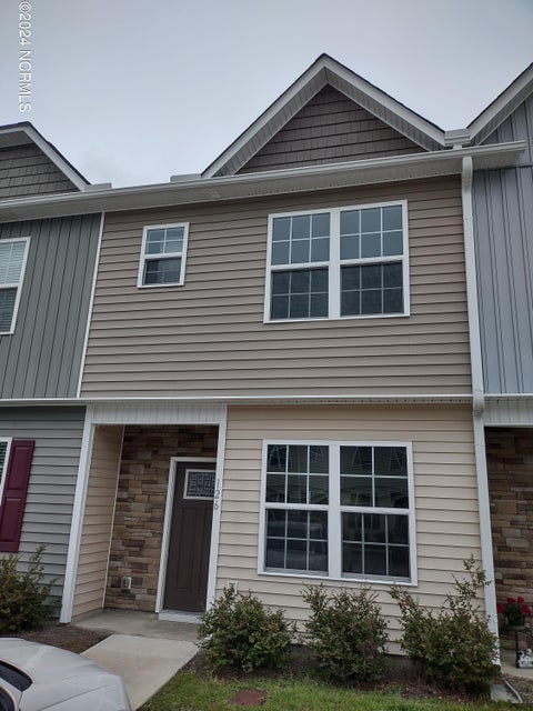 Townhouse For Rent - 126 Beacon Woods Drive<br/> Holly Ridge, NC 28445