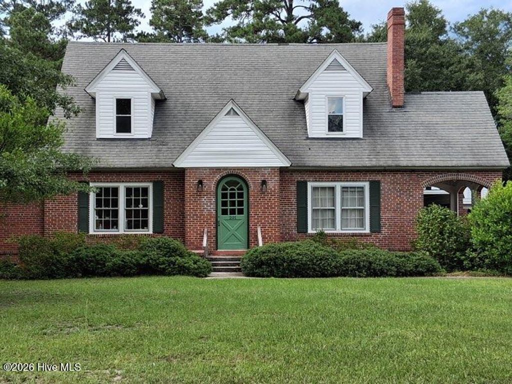 Photo of 201 E Bell Street, Tabor City, NC 28463 (MLS # 100588609)