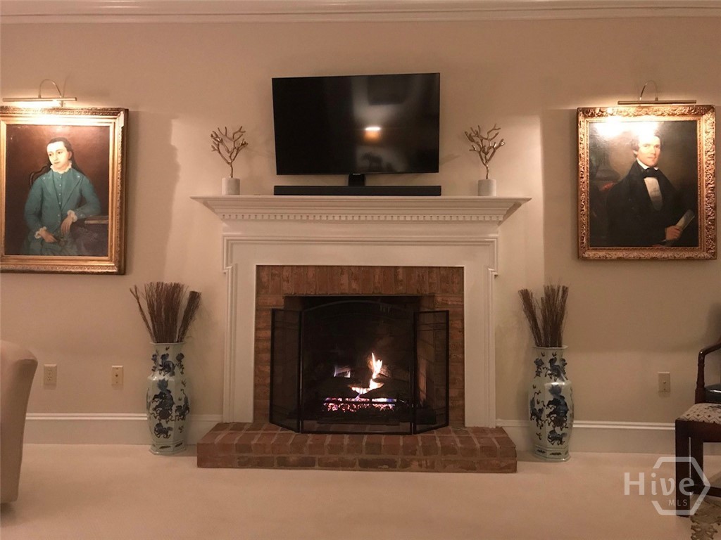 135 S Stratford Drive