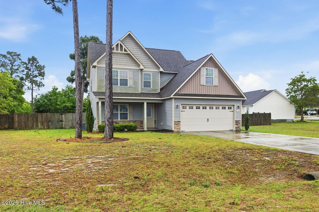 Photo of 162 Rosemary Avenue, Hubert, NC 28539 (MLS # 100571537)