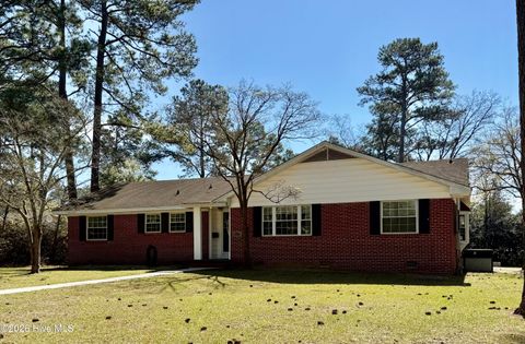 Homes For Sale - 401 Hawthorne Street<br/> Richmond County, Hamlet, NC 28345