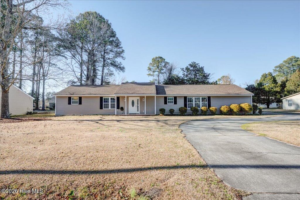 Photo of 402 Swiss Road, New Bern, NC 28560 (MLS # 100551763)