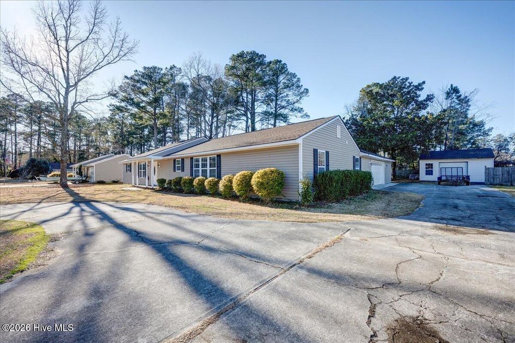 Photo of 402 Swiss Road, New Bern, NC 28560 (MLS # 100551763)