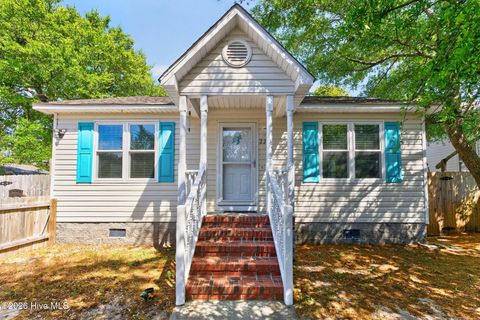 Photo of 220 NE 33rd Street, Oak Island, NC 28465 (MLS # 100568924)