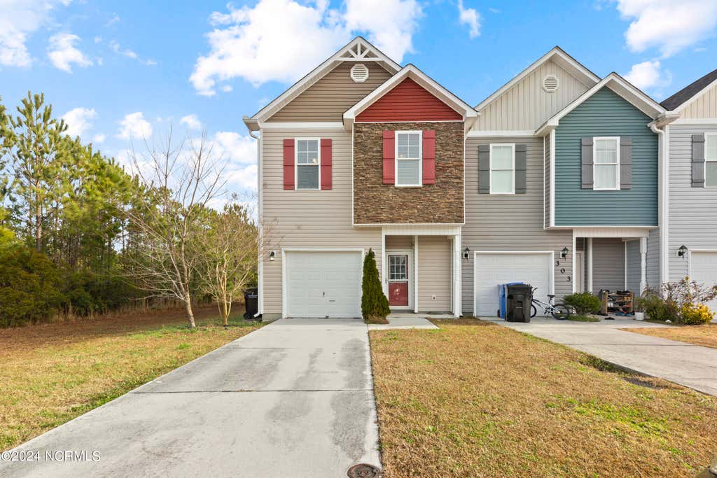 Photo of 301 Cedar Island Trail, Holly Ridge, NC 28445 (MLS # 100597896)