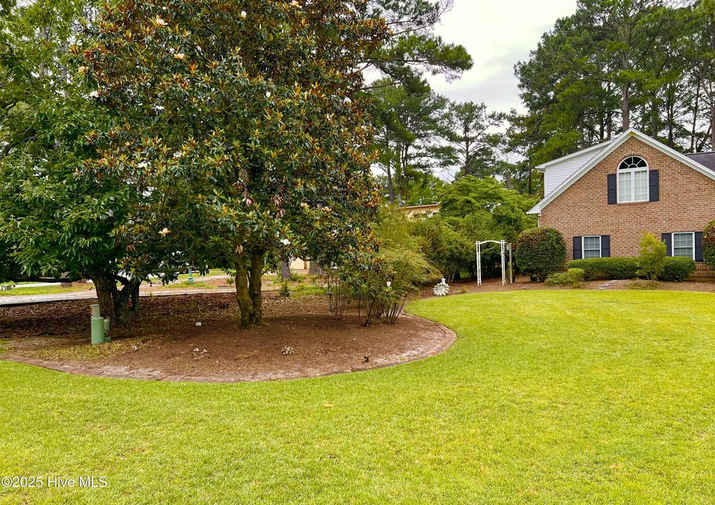Photo of 6104 Falcon Drive, New Bern, NC 28560 (MLS # 100486141)