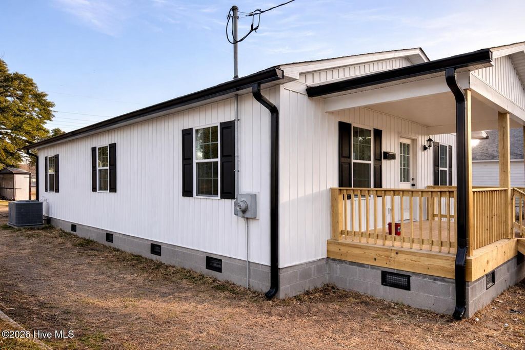 Photo of 1306 Fisher Street, Morehead City, NC 28557 (MLS # 100553440)