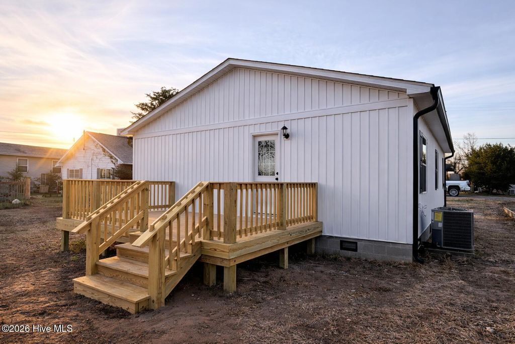 Photo of 1306 Fisher Street, Morehead City, NC 28557 (MLS # 100553440)