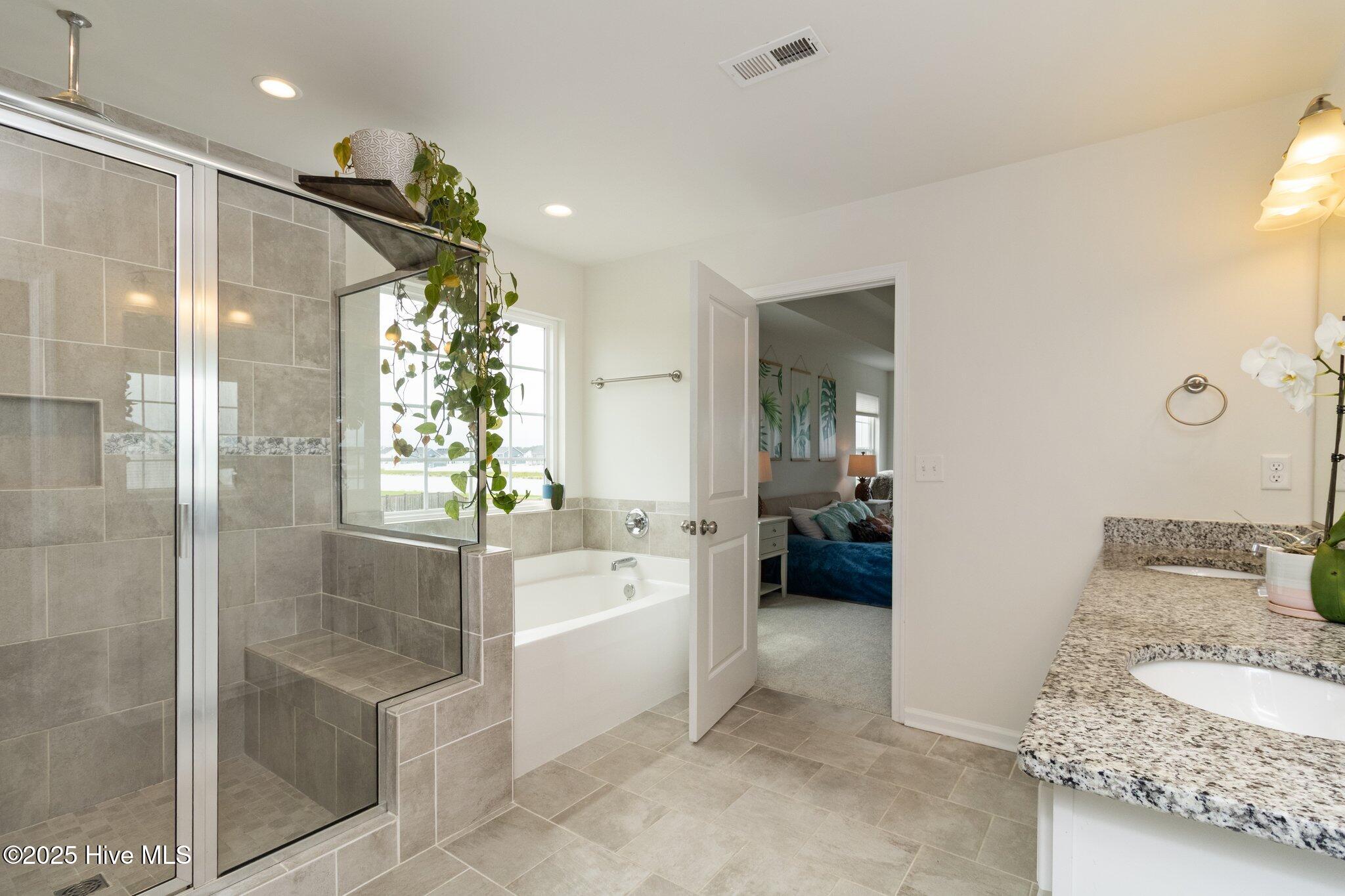 Moyock, North Carolina 27958, United States, 5 Bedrooms Bedrooms, ,4 BathroomsBathrooms,Residential,Active,255913