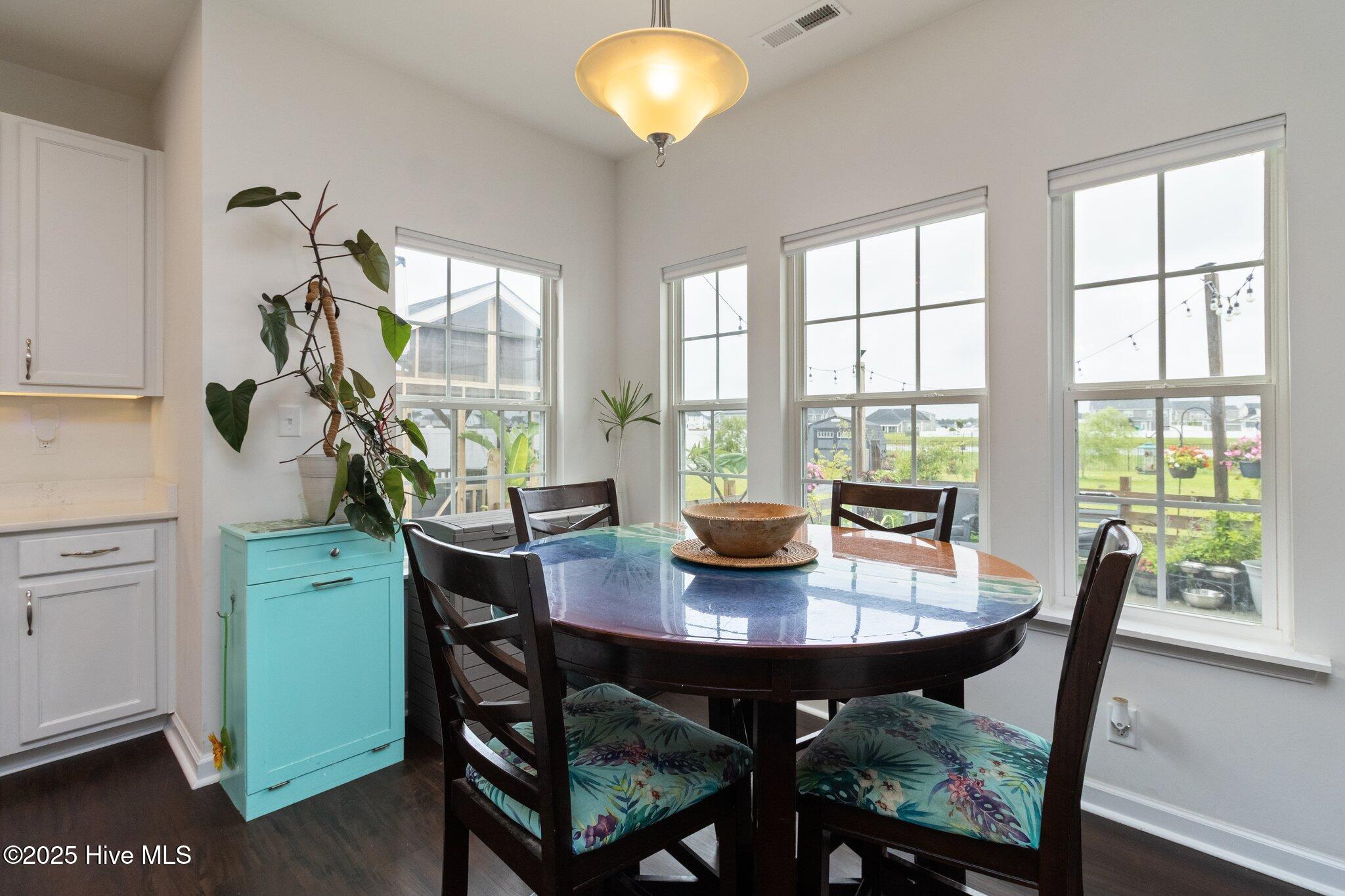 Moyock, North Carolina 27958, United States, 5 Bedrooms Bedrooms, ,4 BathroomsBathrooms,Residential,Active,255913