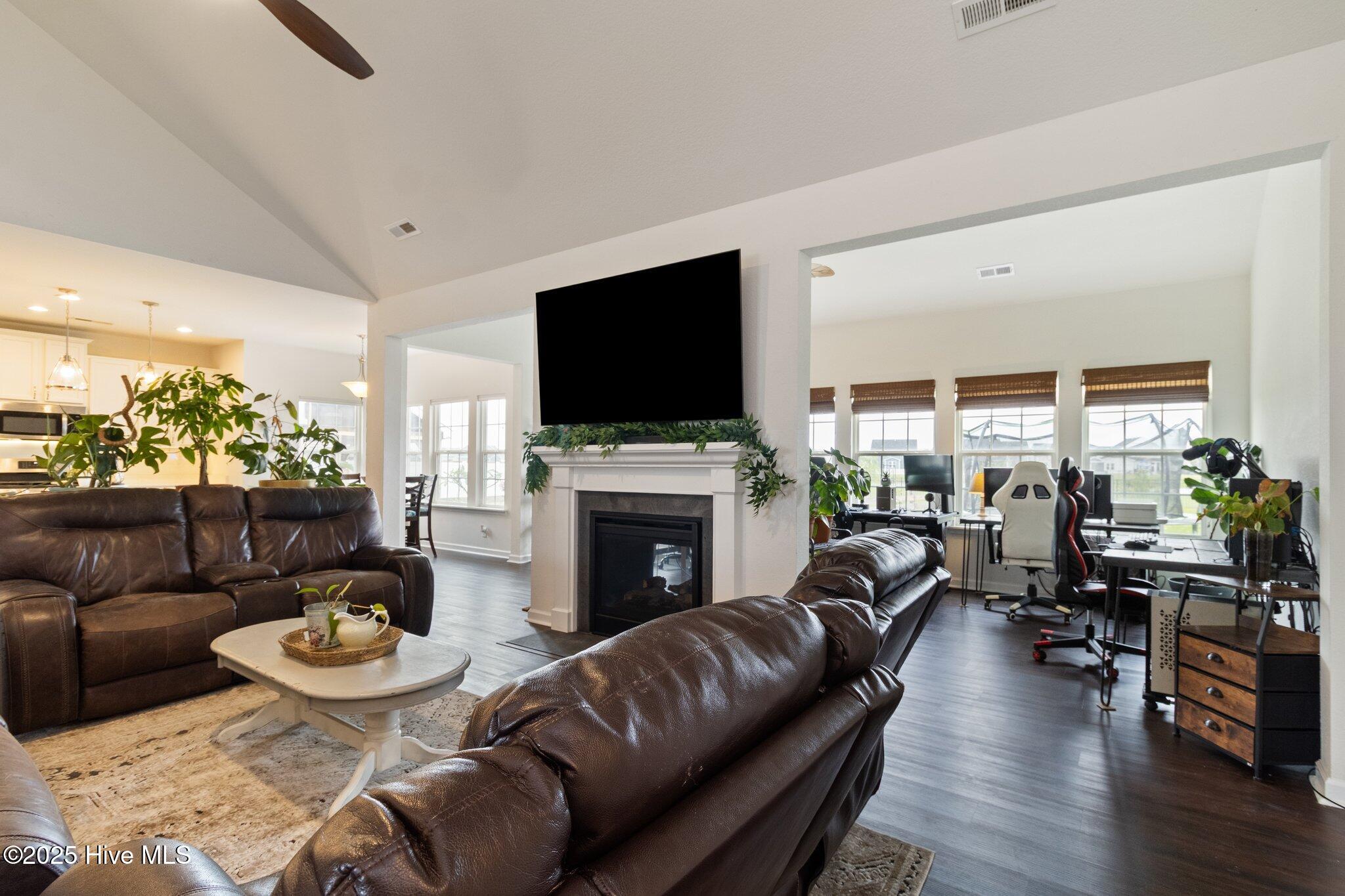 Moyock, North Carolina 27958, United States, 5 Bedrooms Bedrooms, ,4 BathroomsBathrooms,Residential,Active,255913