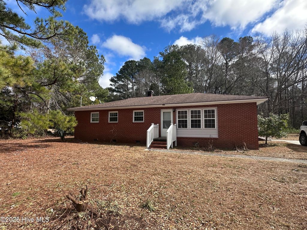 Photo of 400 Country Club Road, Jacksonville, NC 28546 (MLS # 100557245)