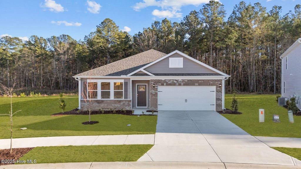 Photo of 1020 Minnette Circle, New Bern, NC 28562 (MLS # 100546625)