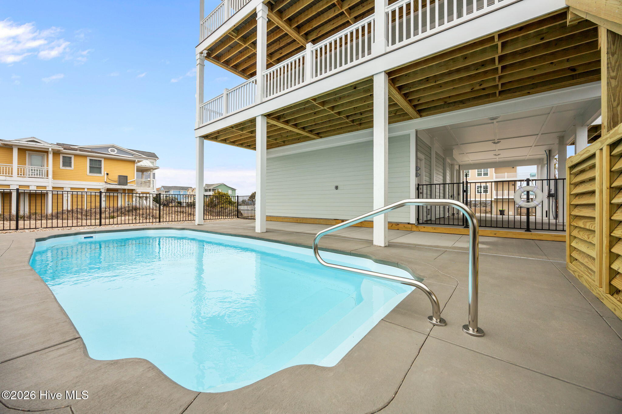 673 Ocean Boulevard W