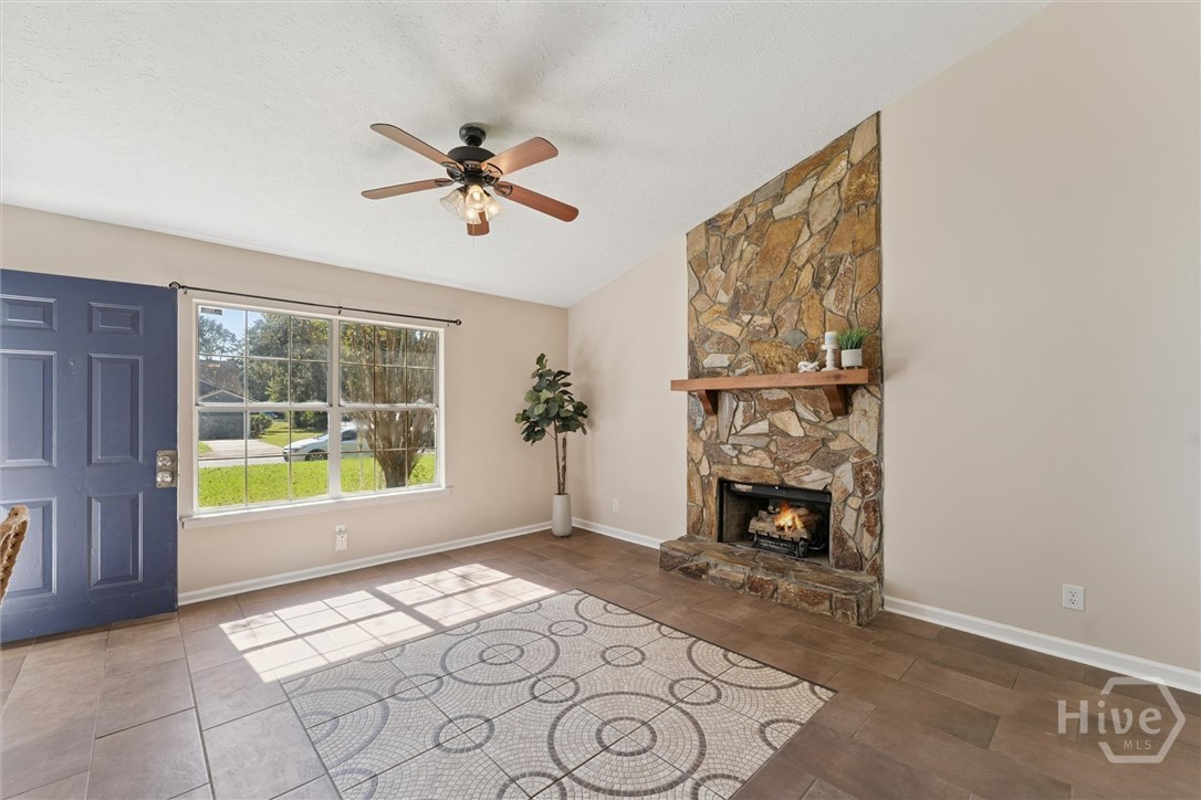 4 E White Hawthorne Drive