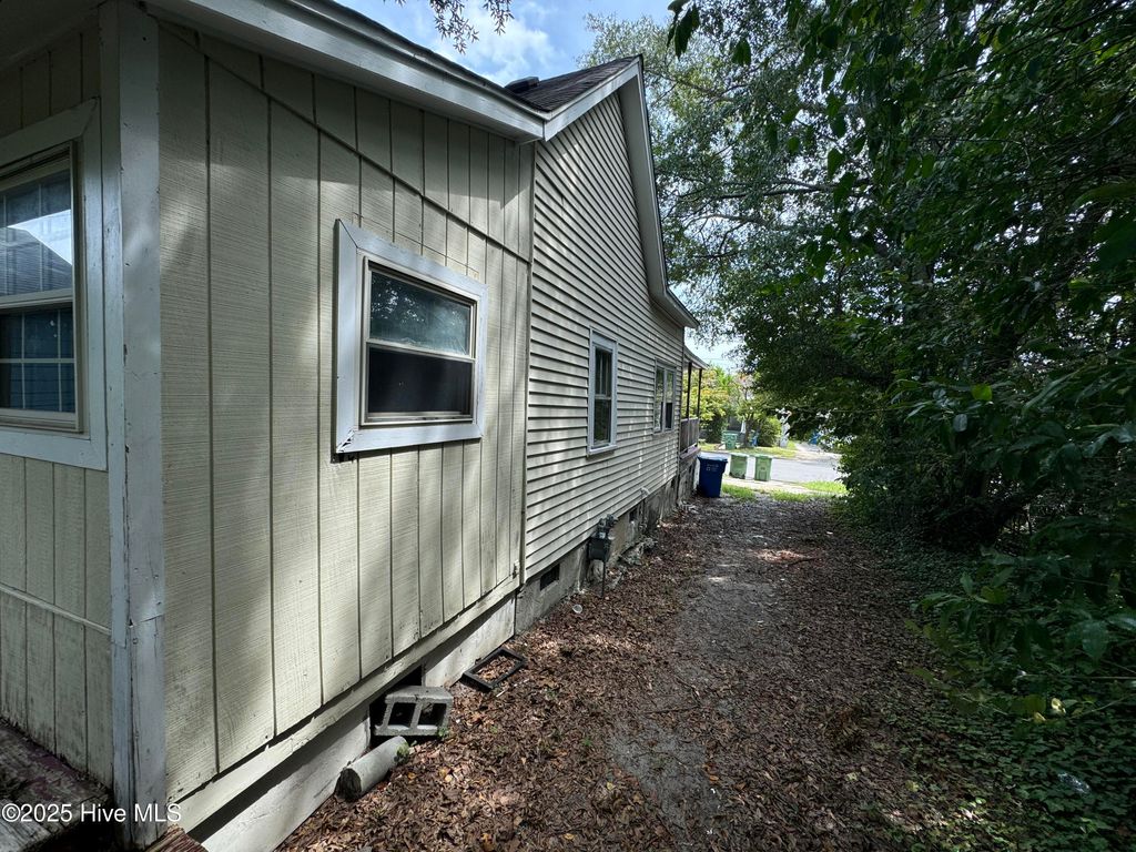 Photo of 618 S 11th Street, Wilmington, NC 28401 (MLS # 100506274)