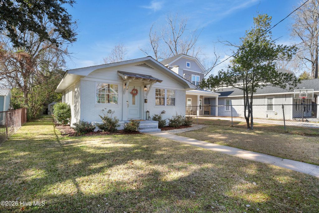 Photo of 214 S 15th Street, Wilmington, NC 28401 (MLS # 100547874)