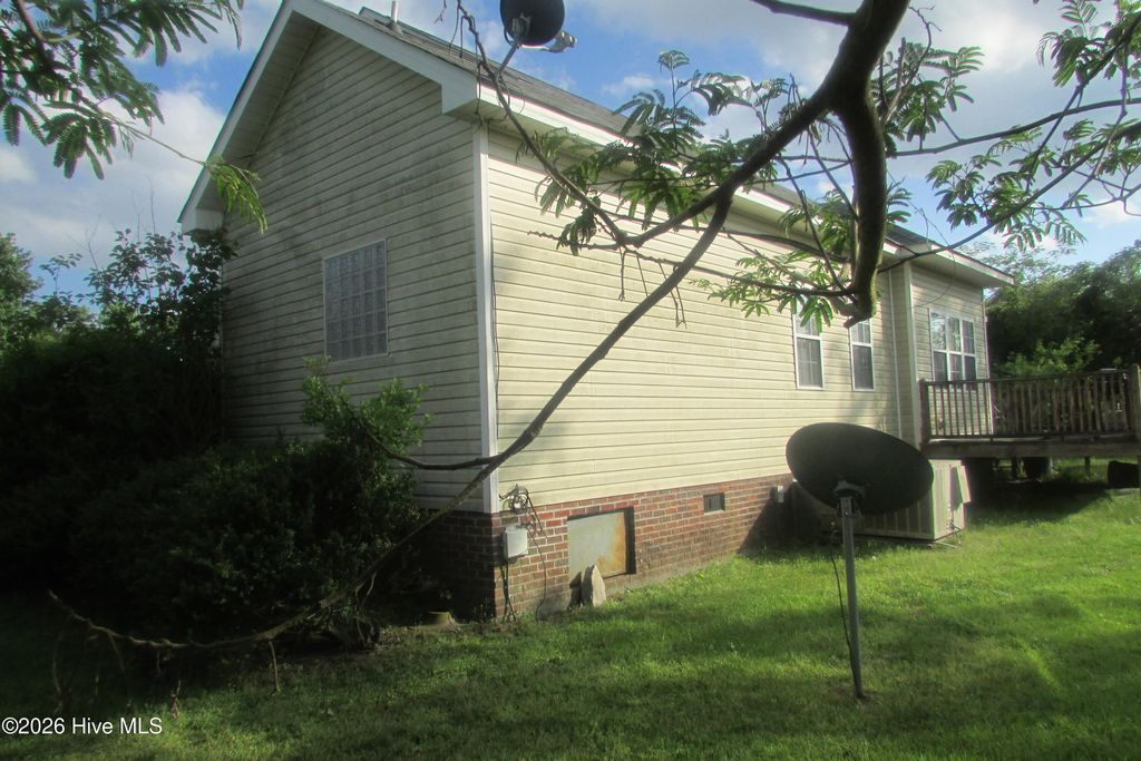 Photo of 101 Terrell Lane, Clinton, NC 28328 (MLS # 100572148)