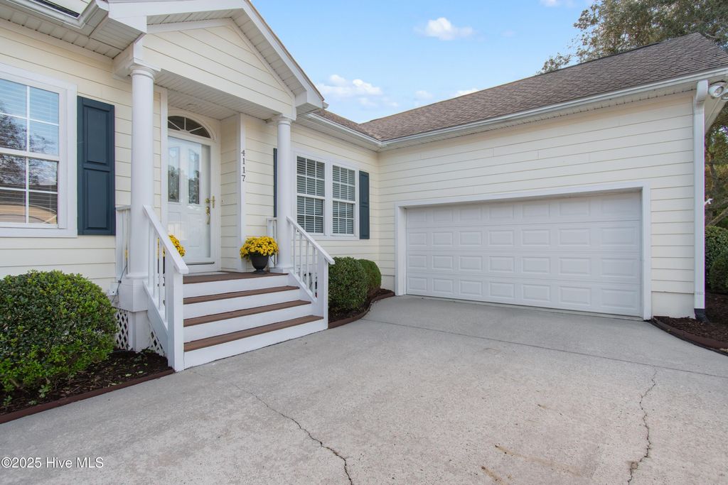 Photo of 4117 Bittern Court, Southport, NC 28461 (MLS # 100536618)