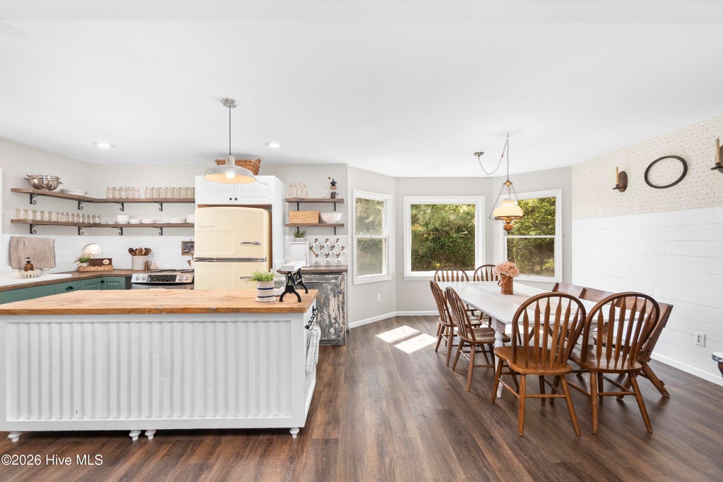 Photo of 126 Narrow Shore Road, Aydlett, NC 27916 (MLS # 100602566)