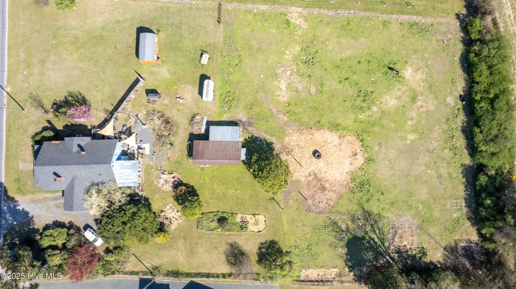 Photo of 1539 Old Us 701 Highway, Clinton, NC 28328 (MLS # 100498401)