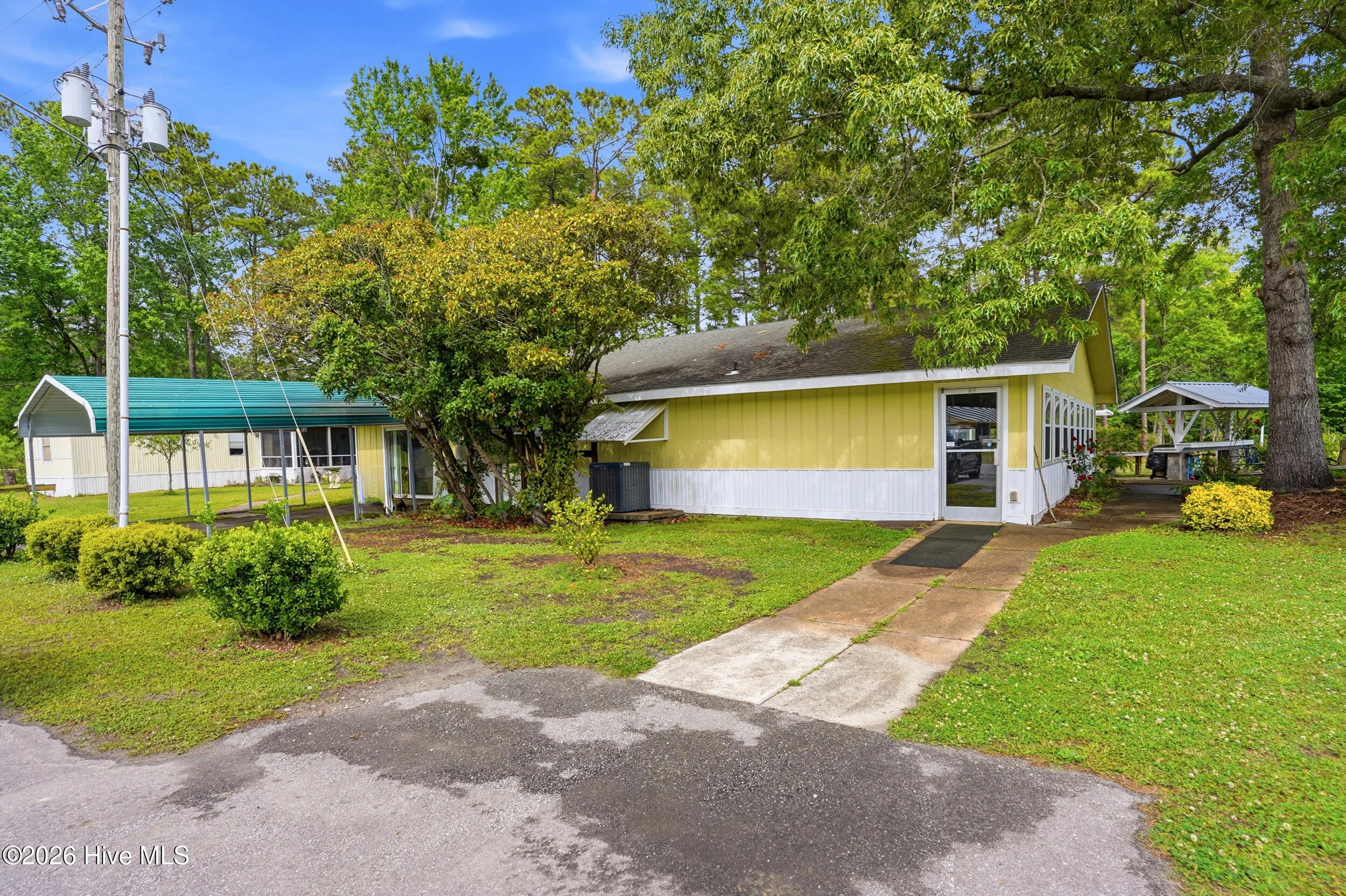 2051/2061 Dawson Cabin Road