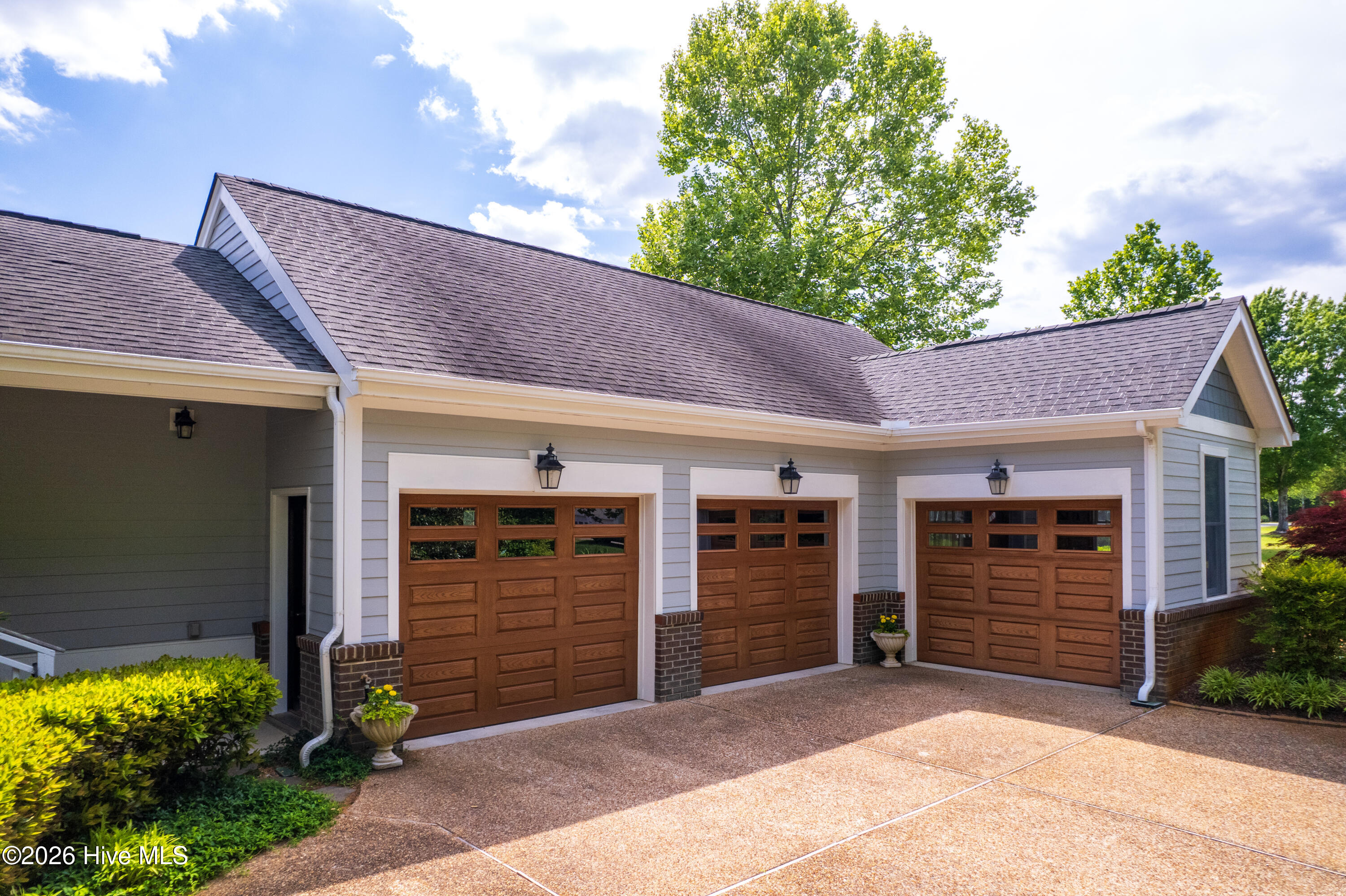 207 Megan Loop N