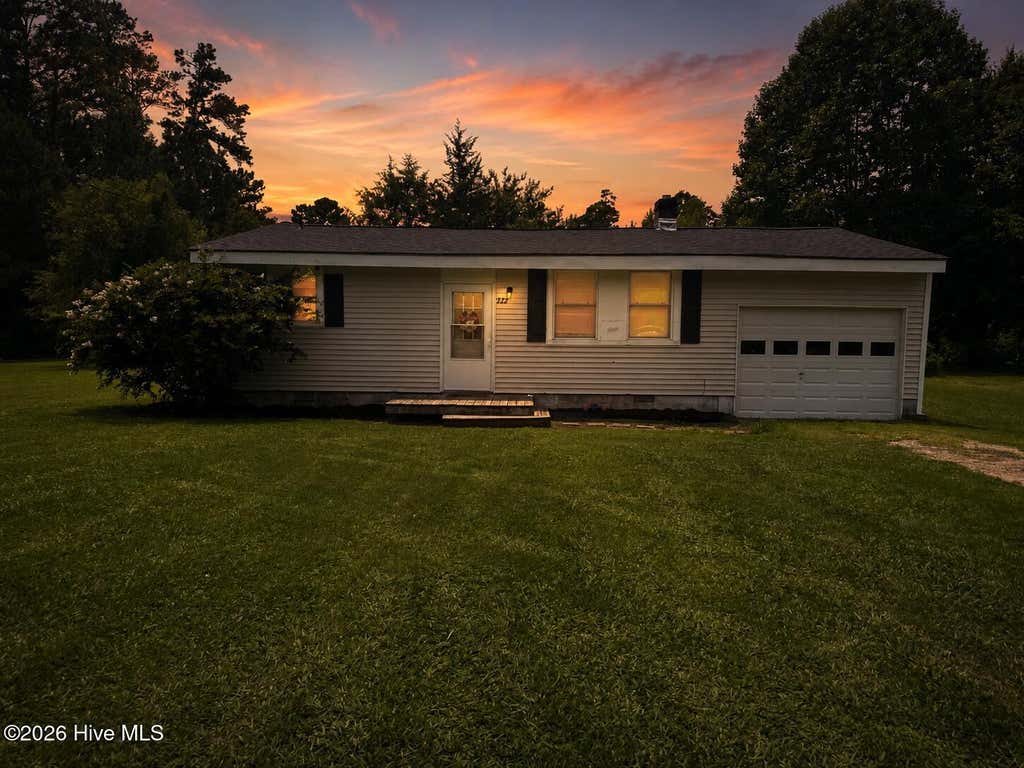 Photo of 422 Pineview Drive, Edenton, NC 27932 (MLS # 100590029)