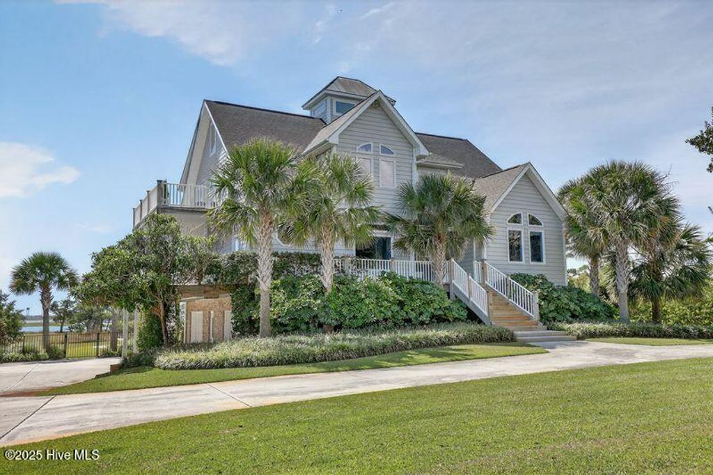 Photo of 506 E Windward Landing Place, Hampstead, NC 28443 (MLS # 100533910)