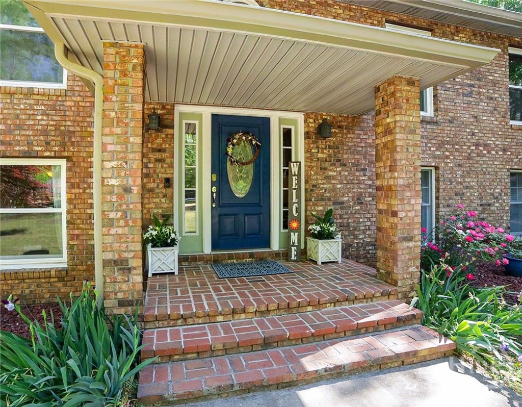 Photo of 298 Hudson River Drive, Commerce, GA 30530 (MLS # CL353607)