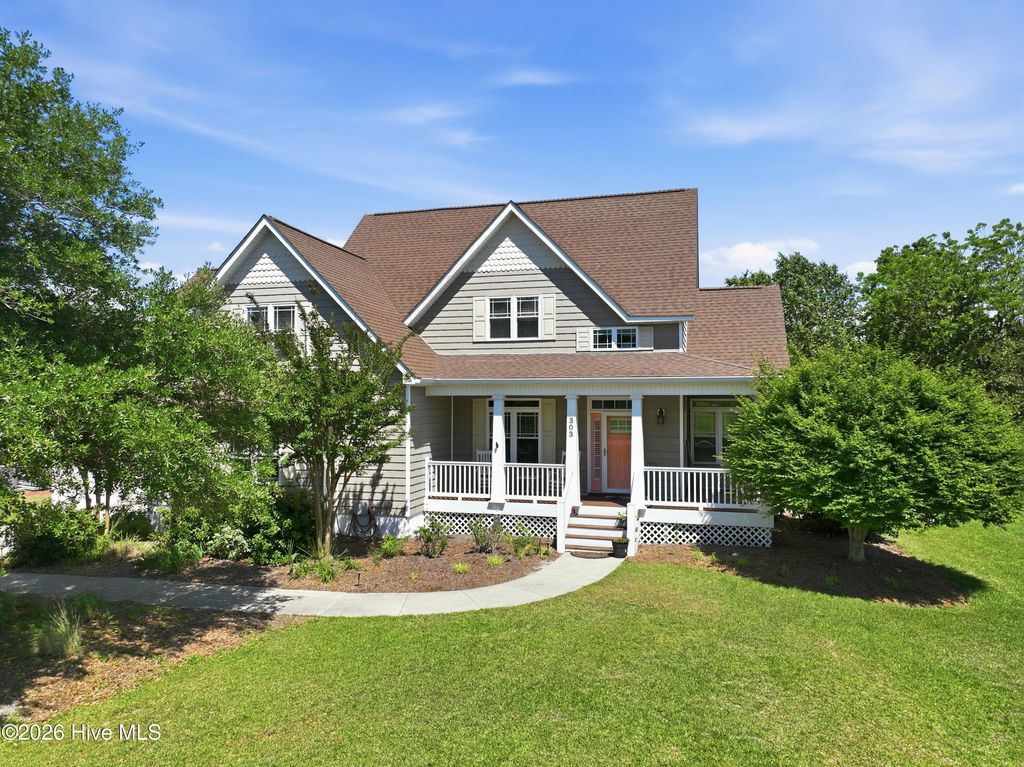 Photo of 303 Duck Haven, Swansboro, NC 28584 (MLS # 100576422)