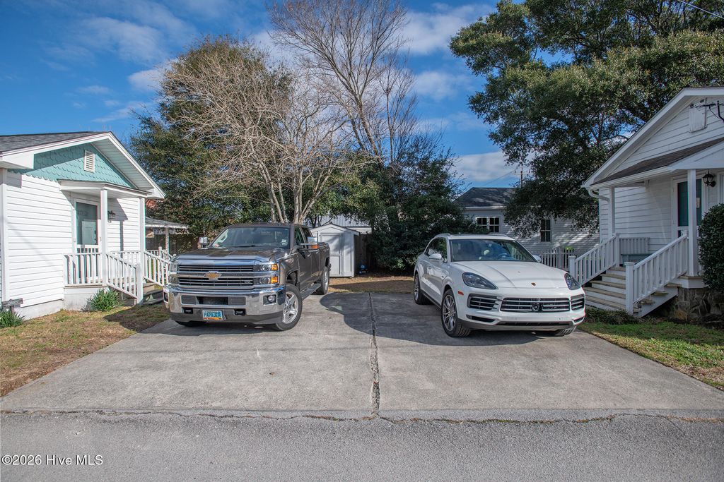 Photo of 1208 Evans Street, Morehead City, NC 28557 (MLS # 100550069)