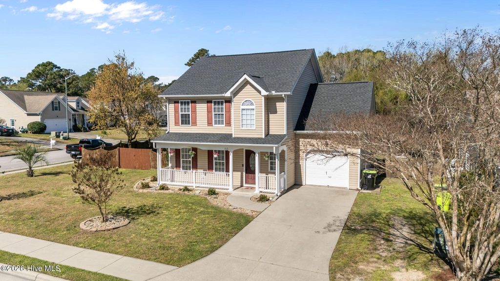 Photo of 113 Meadow View Drive, New Bern, NC 28562 (MLS # 100562950)