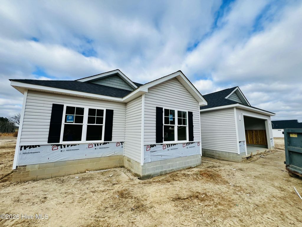 Photo of 313 Creeks Edge Drive, Pikeville, NC 27863 (MLS # 100551314)