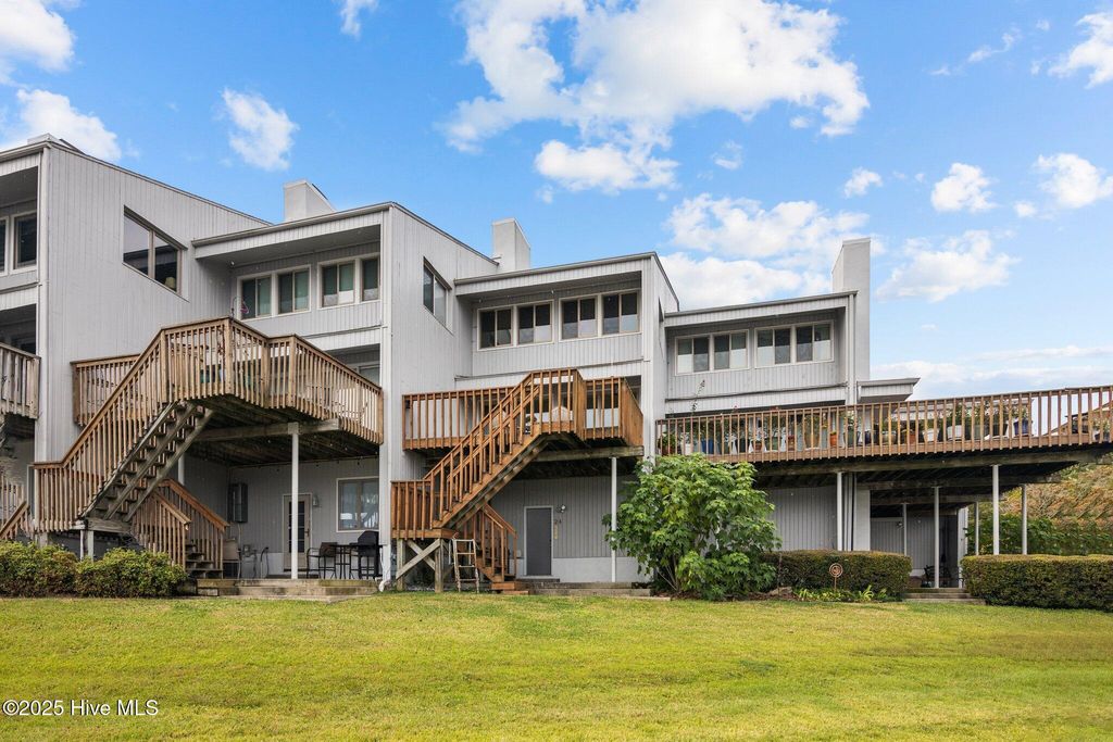 Photo of 24 Batts Hill Road, New Bern, NC 28562 (MLS # 100570552)