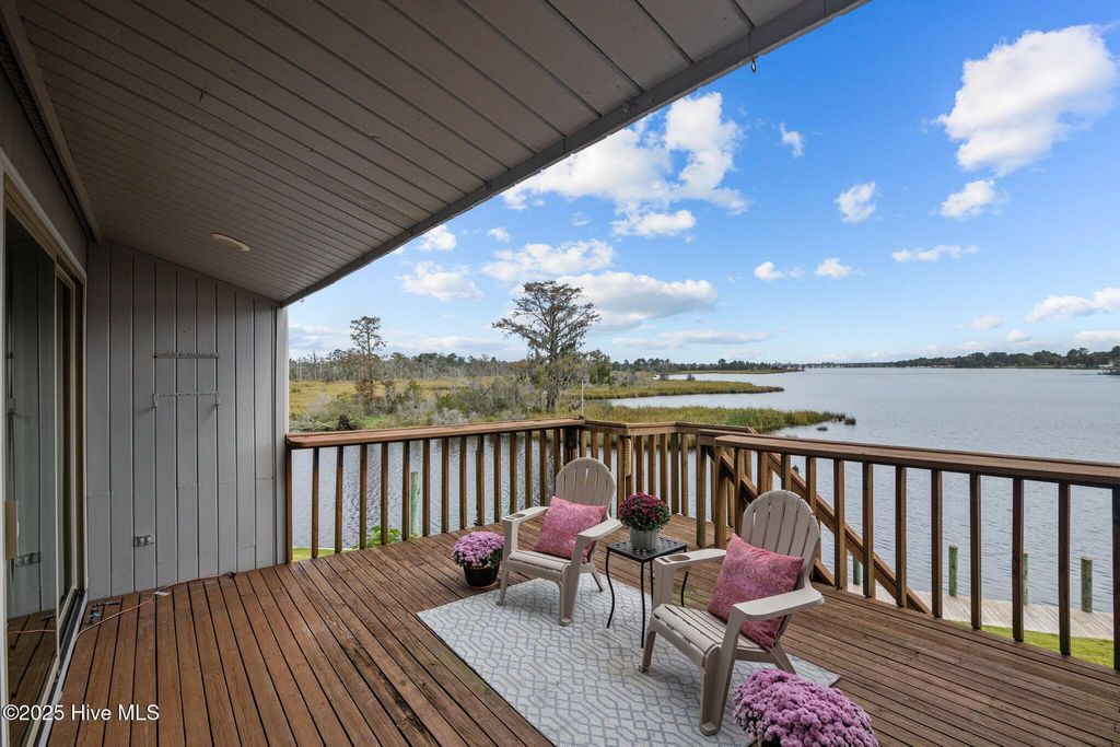 Photo of 24 Batts Hill Road, New Bern, NC 28562 (MLS # 100570552)