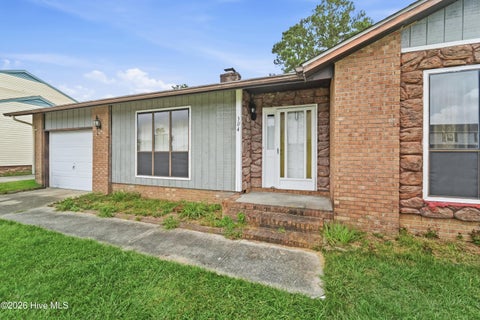 Tiny photo for 304 Branchwood Court, Jacksonville, NC 28546 (MLS # 100605937)