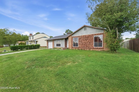 Tiny photo for 304 Branchwood Court, Jacksonville, NC 28546 (MLS # 100605937)